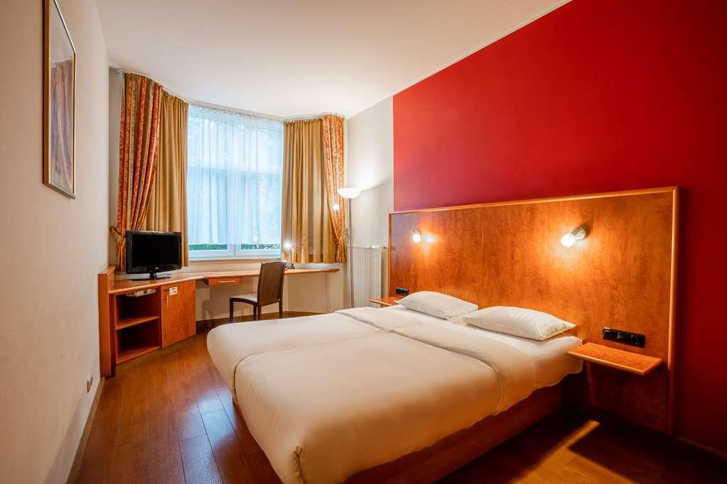 1, 2, Sleep Boardinghouse Unterschleissheim Zentrum Rom bilde