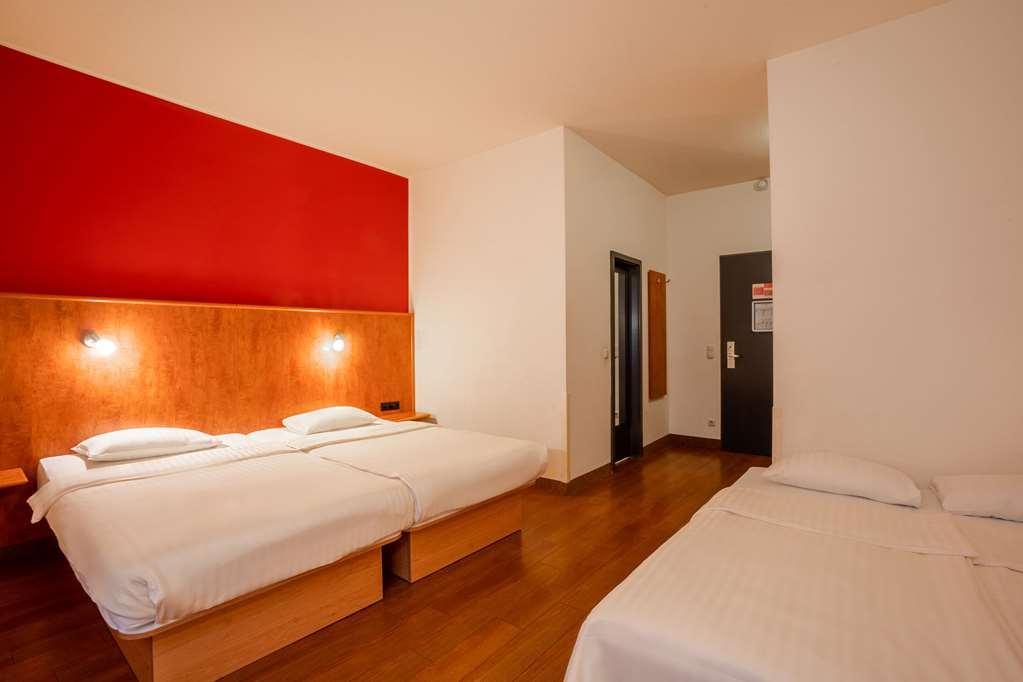 1, 2, Sleep Boardinghouse Unterschleissheim Zentrum Rom bilde